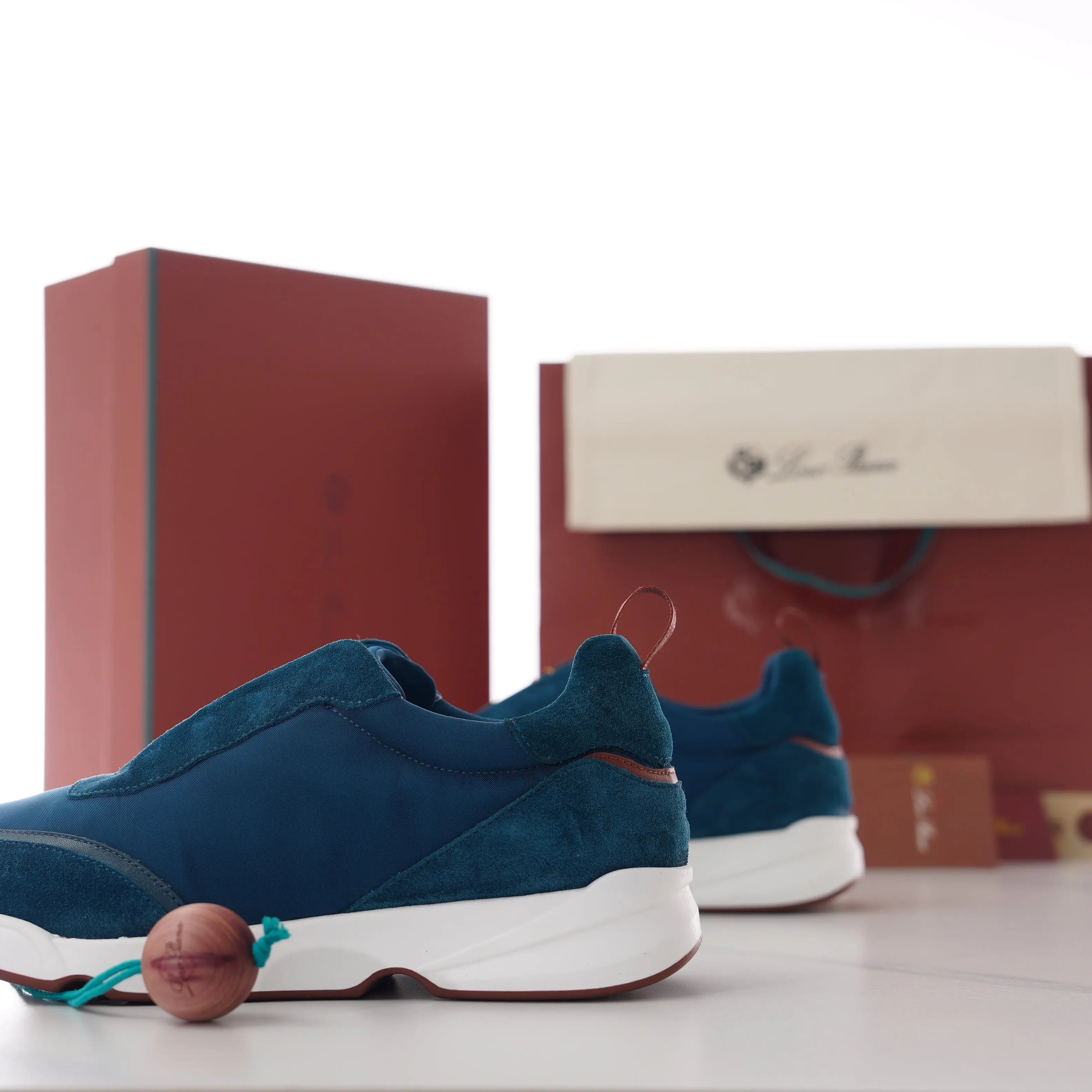 ablyshop, ablyshop.com, Week End Walk Sneakers