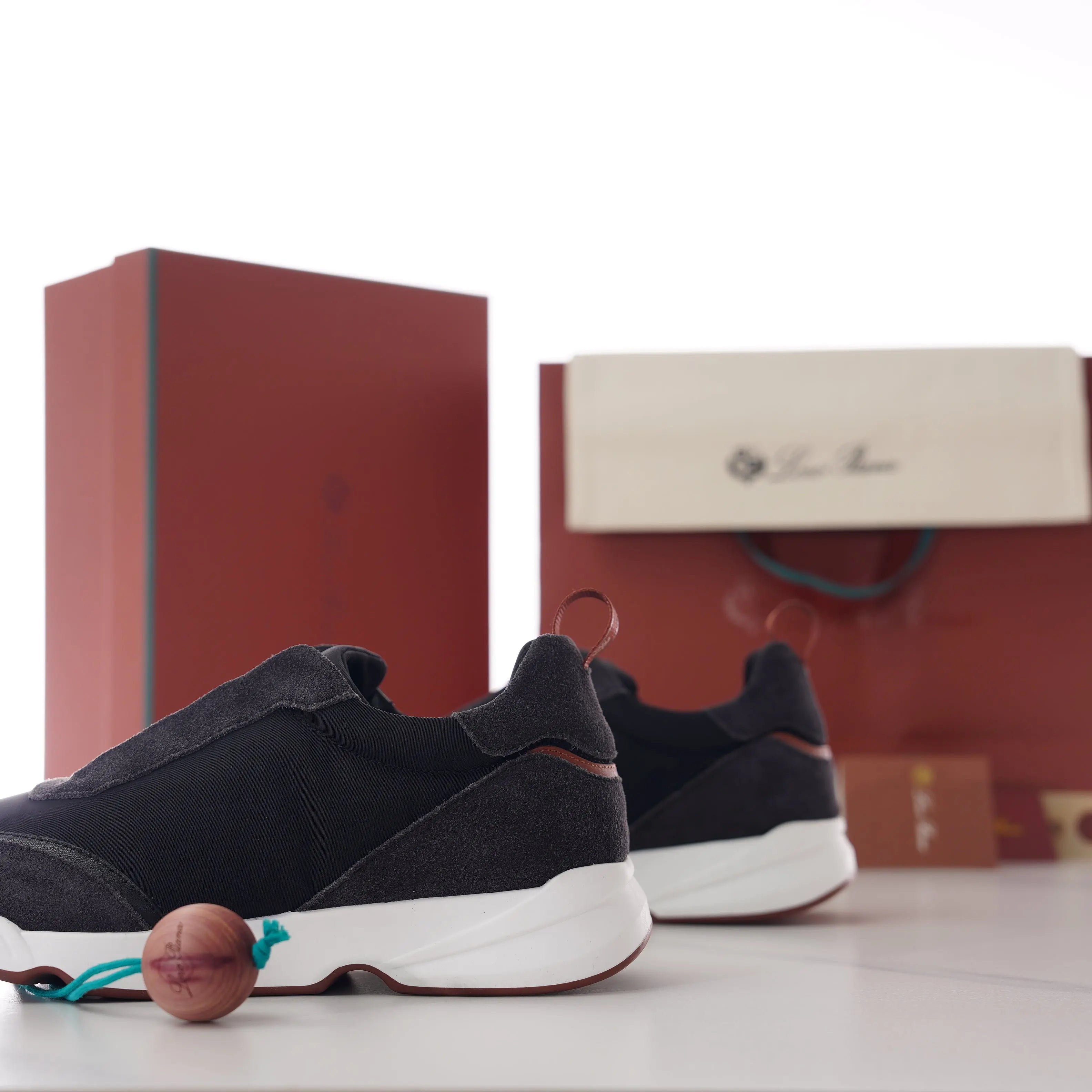 ablyshop, ablyshop.com, Week End Walk Sneakers