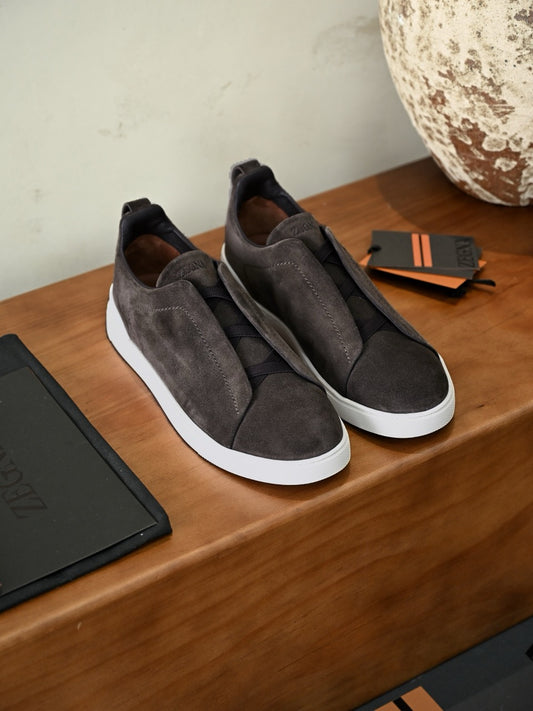 Men's Suede Slip‑On Sneakers Laceless Loafers Retro Suede Low‑Top Casual Shoes
